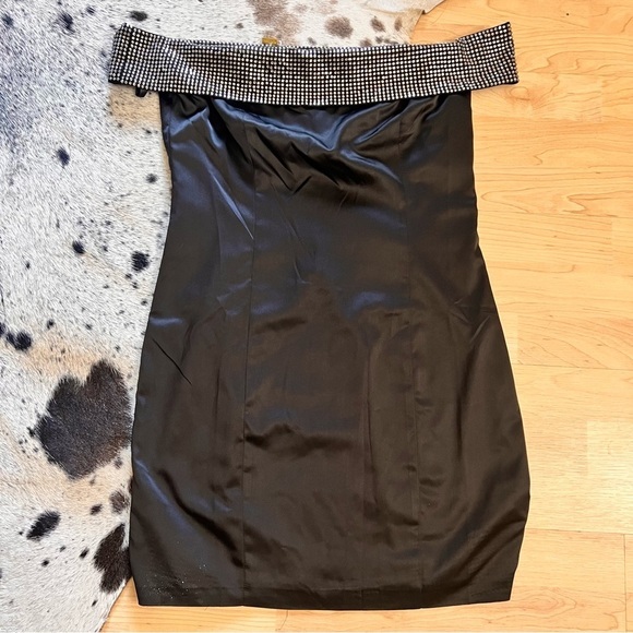 MESHKI NWT Black Rhinestone Justina Off The Shoulder Diamante Mini Dress Sz M - Picture 4 of 12